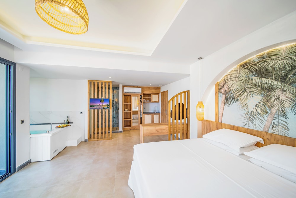EXECUTIVE, SUITE, HOT TUB