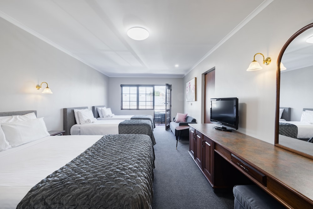 Adelaide Inn 18/48