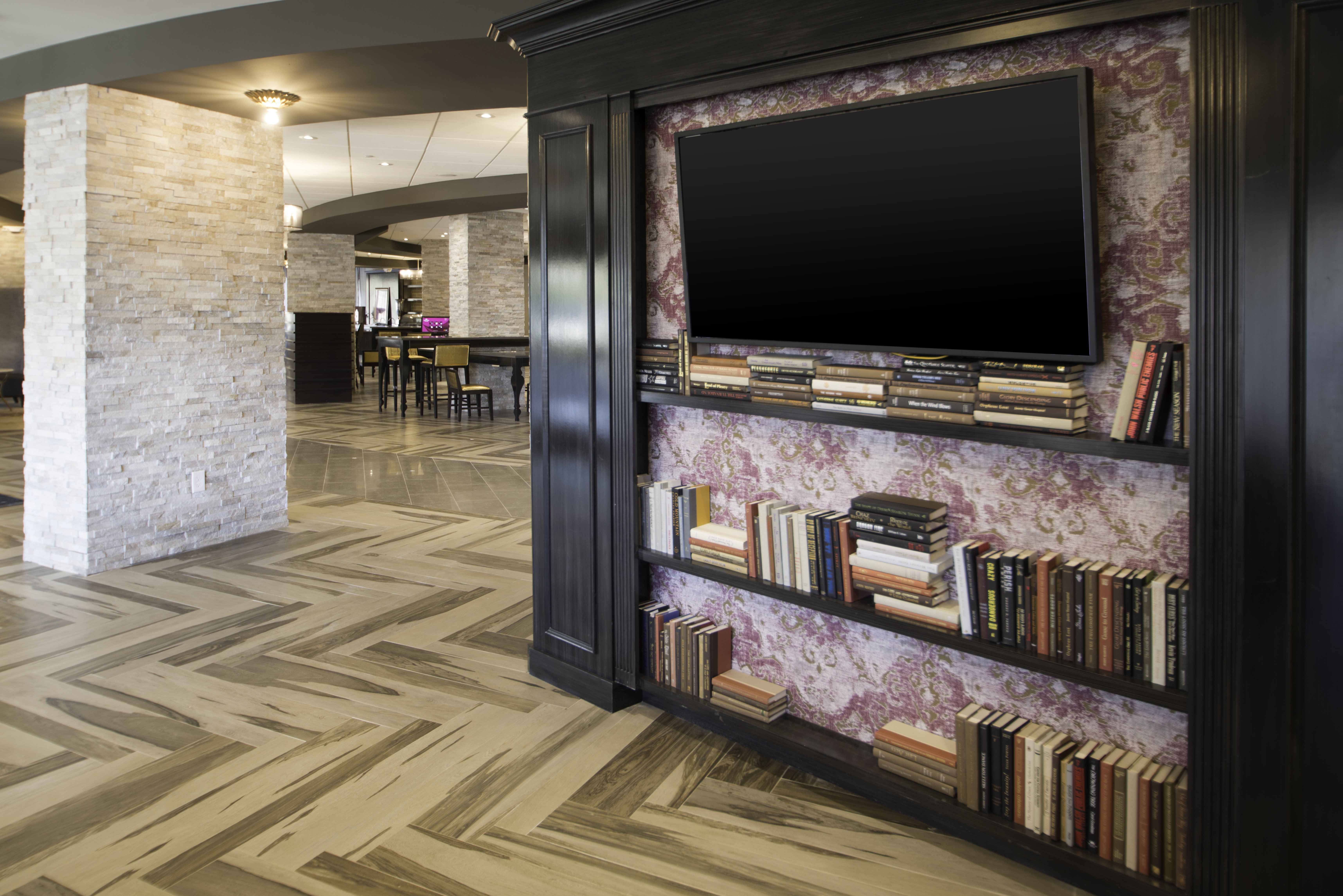 Lobby at Crowne Plaza Saddle Brook, SADDLE BROOK - NJ