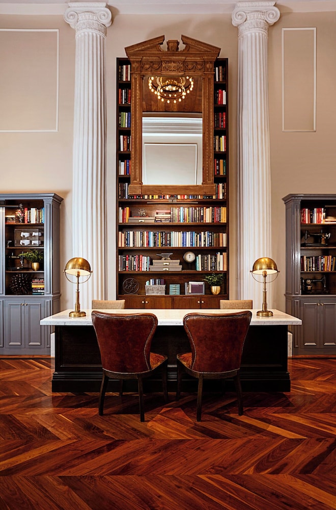 The Gregorian Hotel 42/50