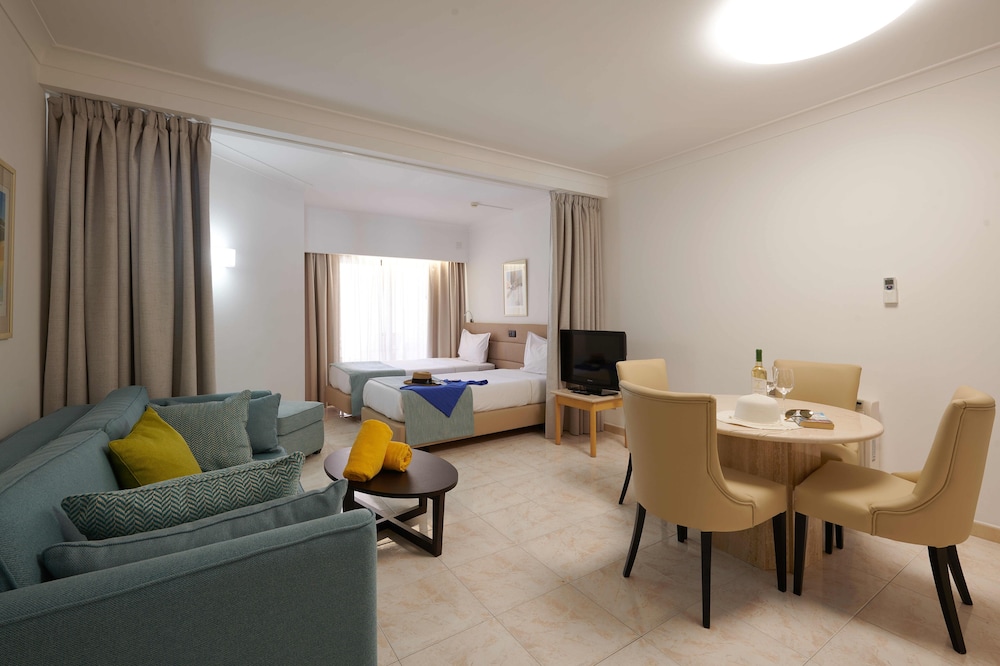 FOUR SEASONS VILAMOURA 31/50