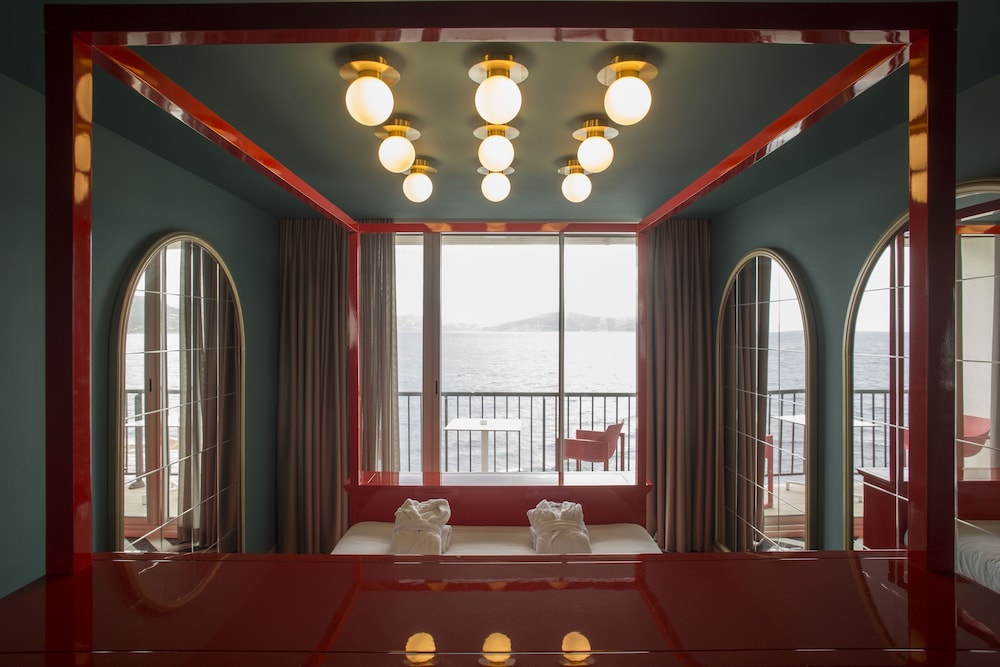 La Pietra Hotel Restaurant 1/50