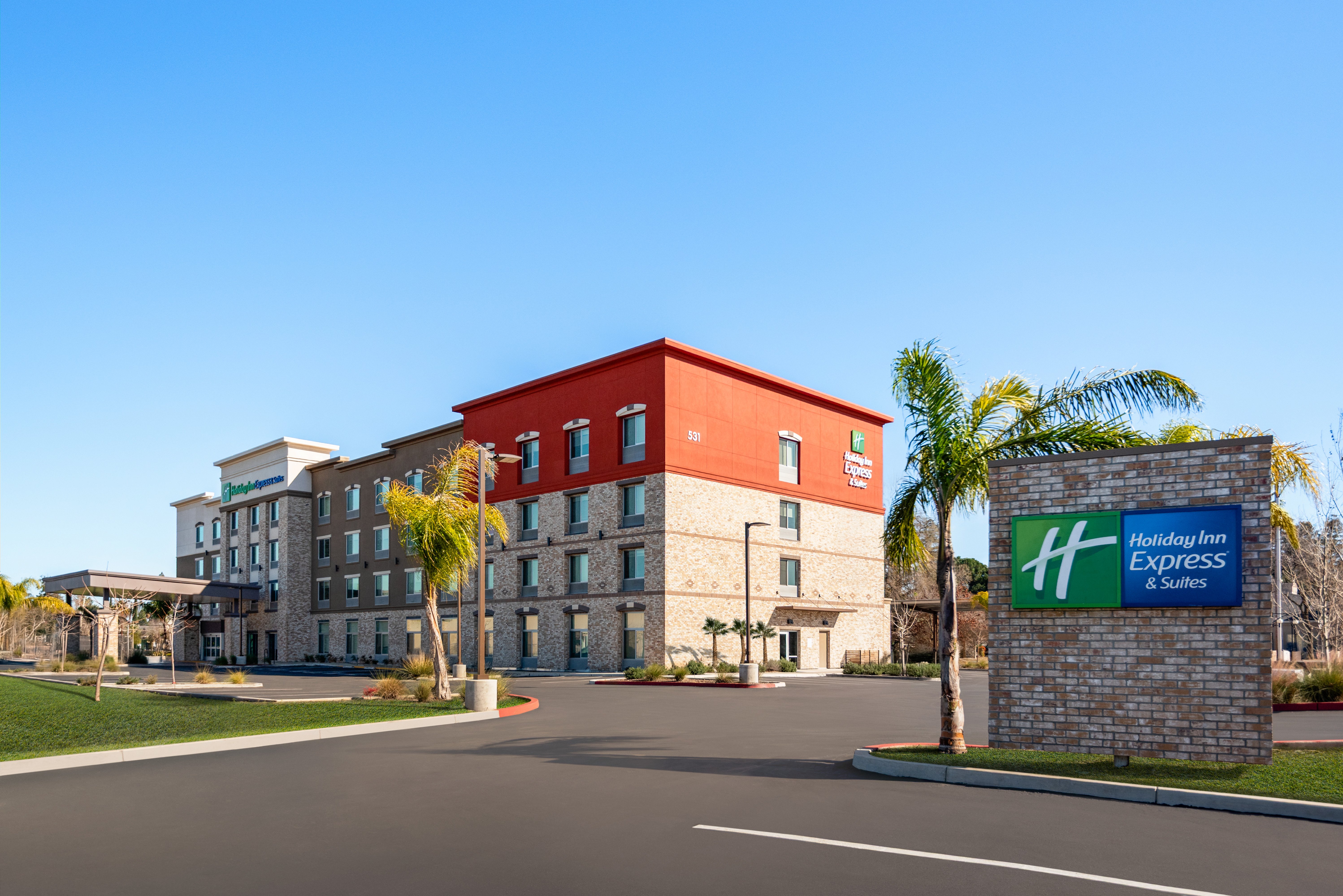 Holiday Inn Express & Suites Yuba City - Marysville 36/38