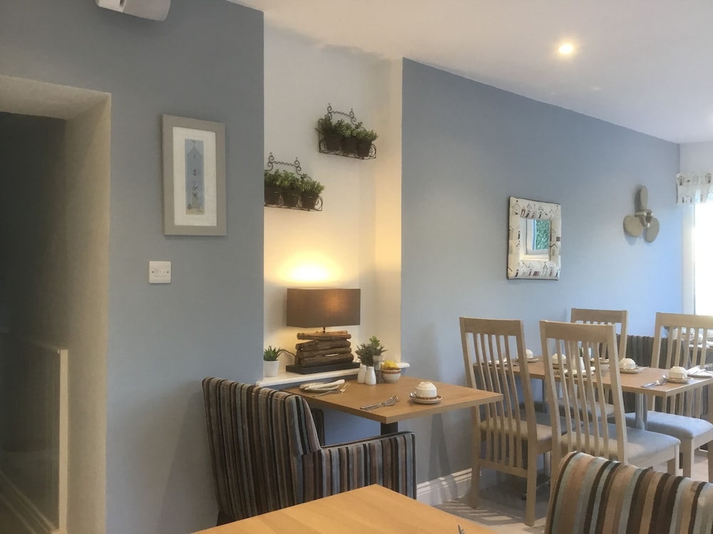 Cairn House 29/48
