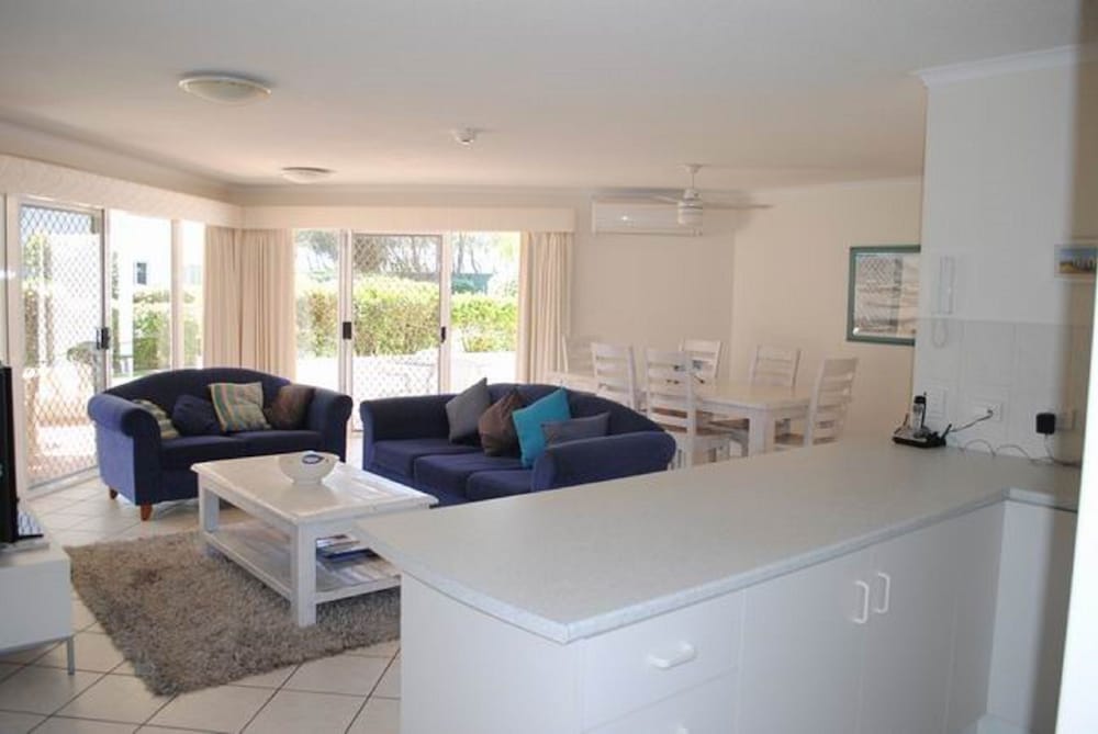 SURFSIDE ON THE BEACH 42/69