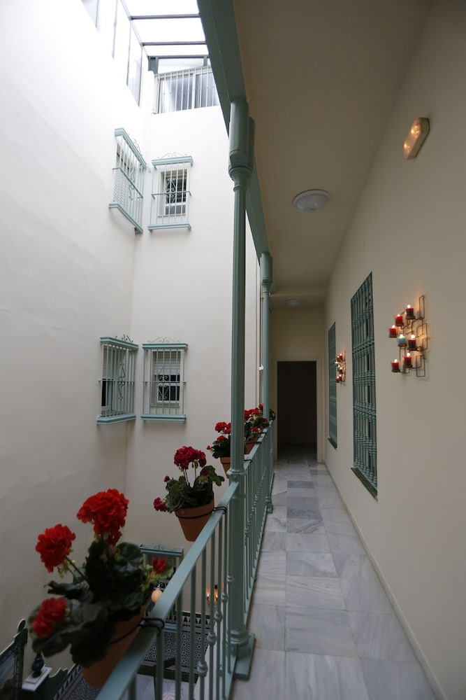 Hostal Jardin De La Alameda 46/50