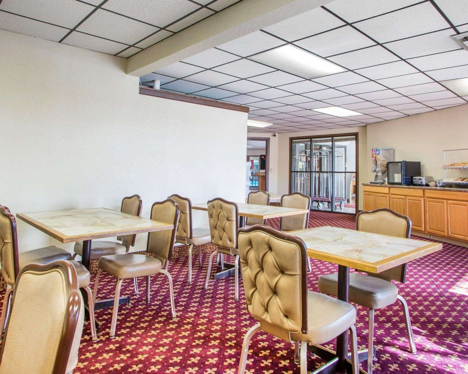 Ramada by Wyndham Stevens Point 30/36