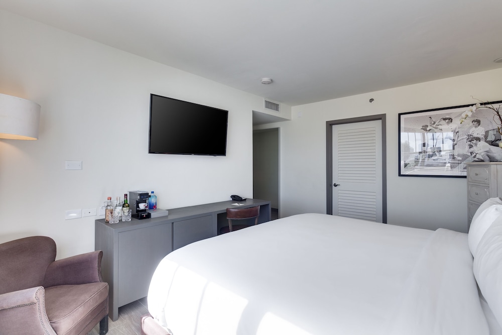 Clinton Hotel South Beach 23/64