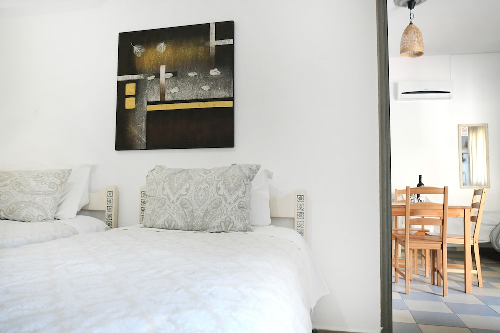Panorama Studios & Apartments 38/66