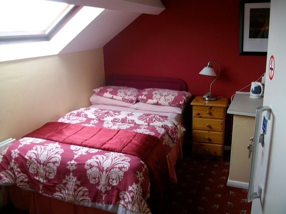 Arkale Lodge 24/47