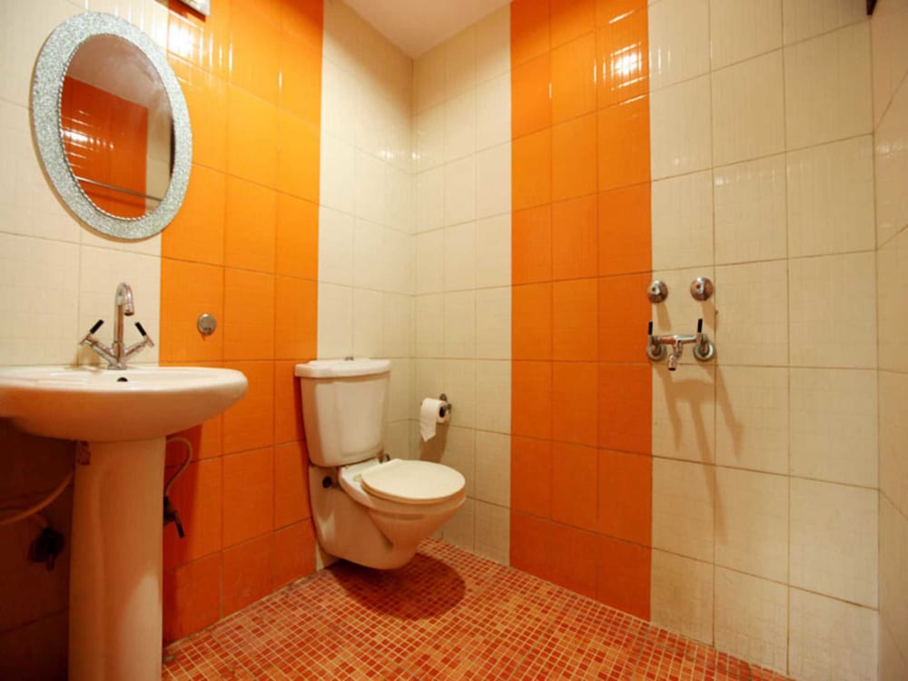 HOTEL AIRPORT INN 44/46