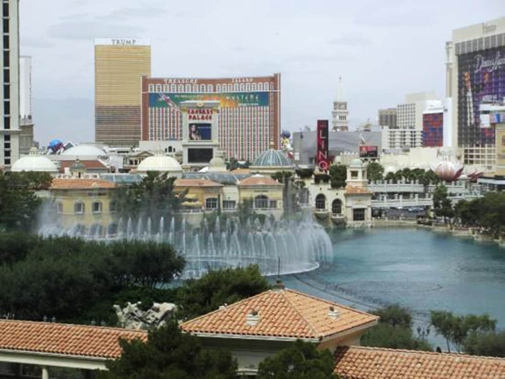 Jockey Resort Suites Center Strip 69/73