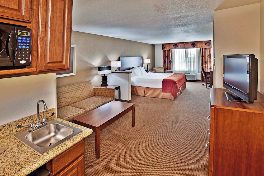 Holiday Inn Express Hotel & Suites Dubuque-West 50/51