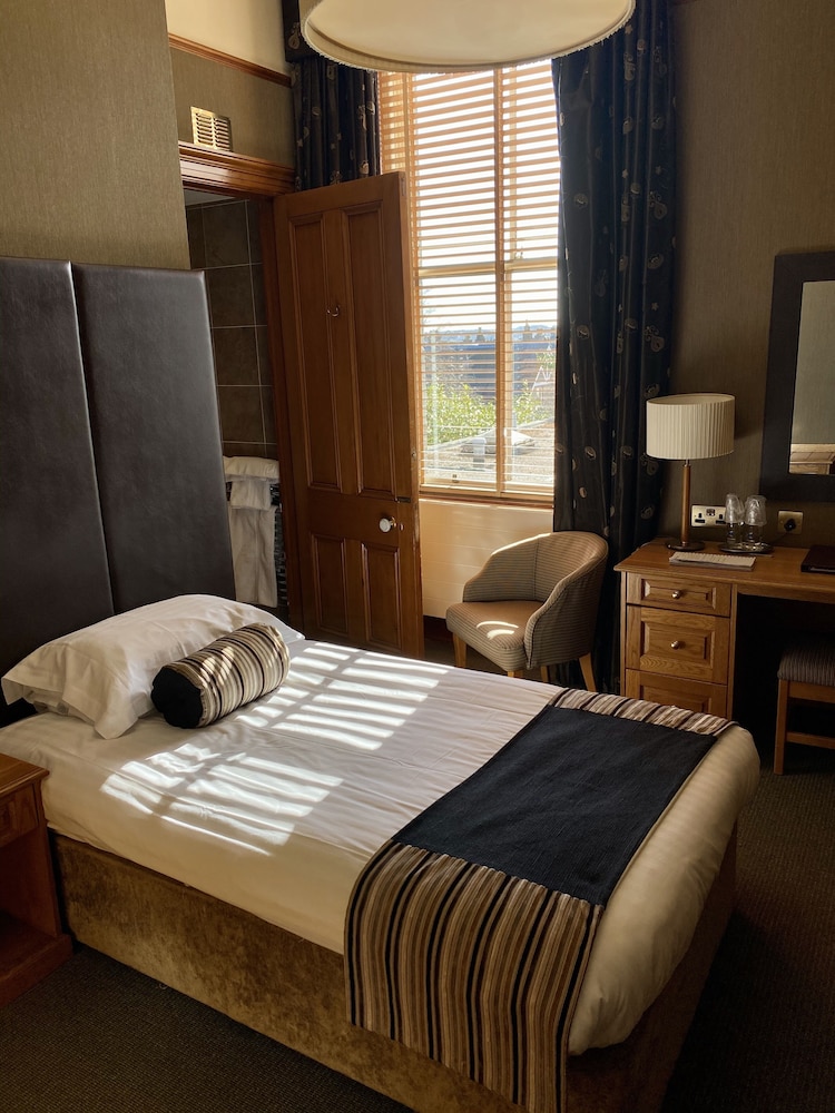 The Dutch Mill Hotel 9/50