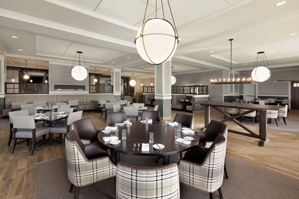 Embassy Suites by Hilton Wilmington Riverfront 55/76