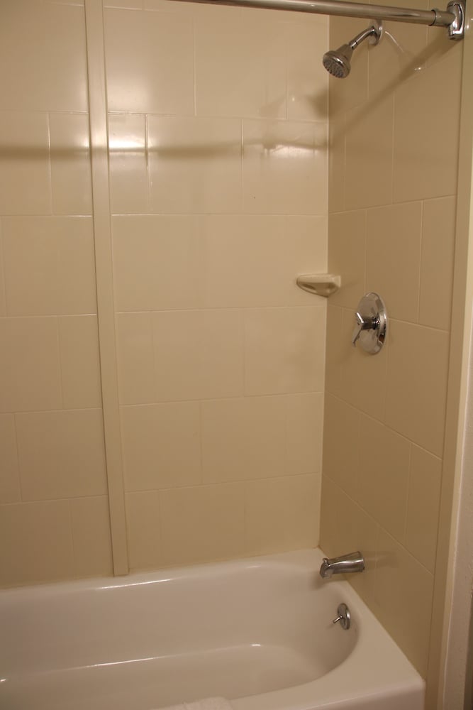 Motel6 Warwick, RI - Providence Airport - I-95 37/38