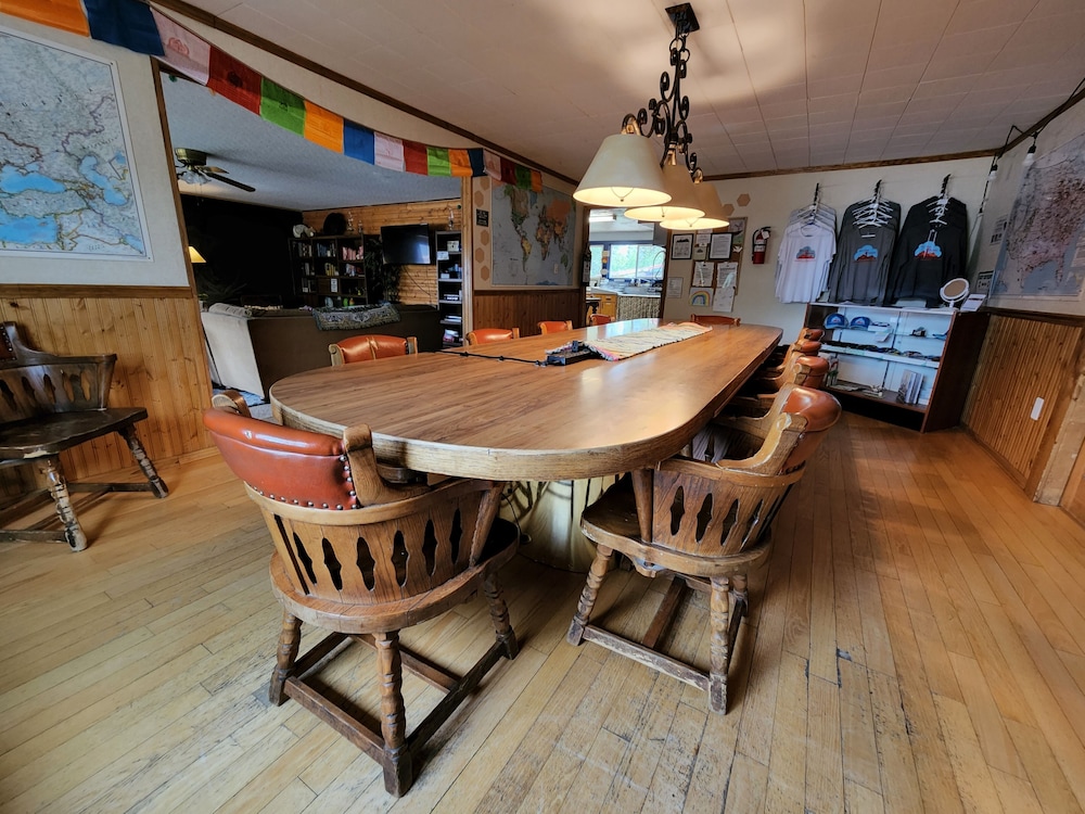 Inn the Clouds Hostel & Inn 64/75