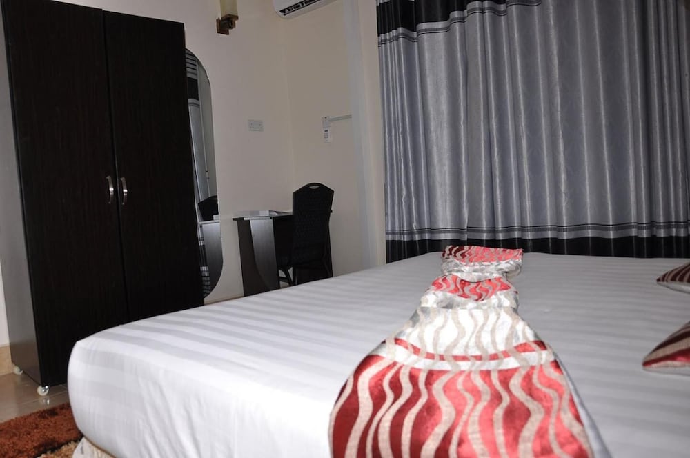 Latitude 1 Serviced Suites 6/26