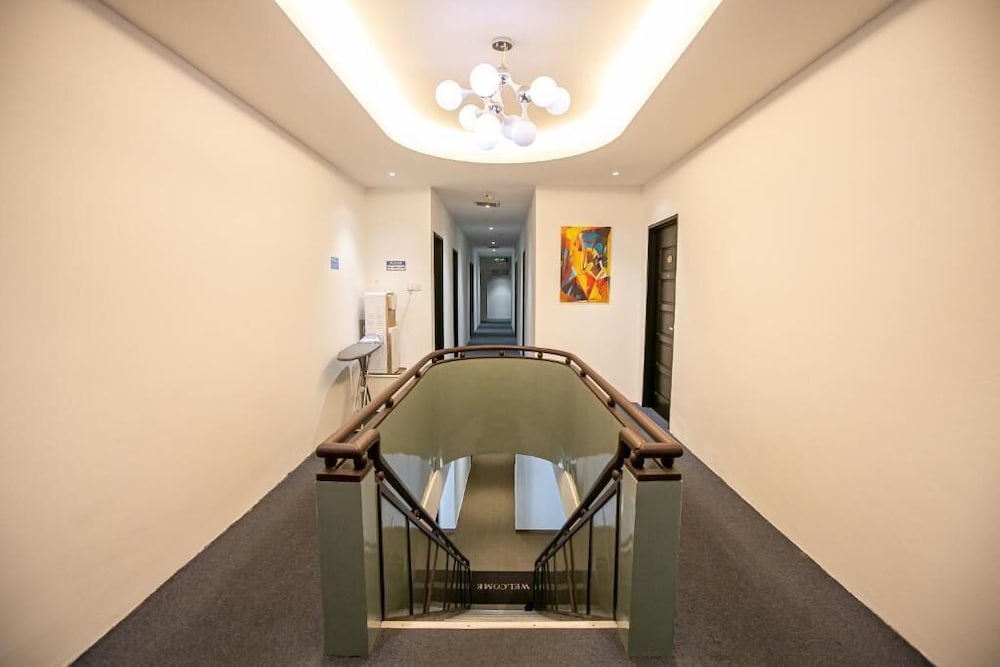 Grand Swiss Hotel 24/44