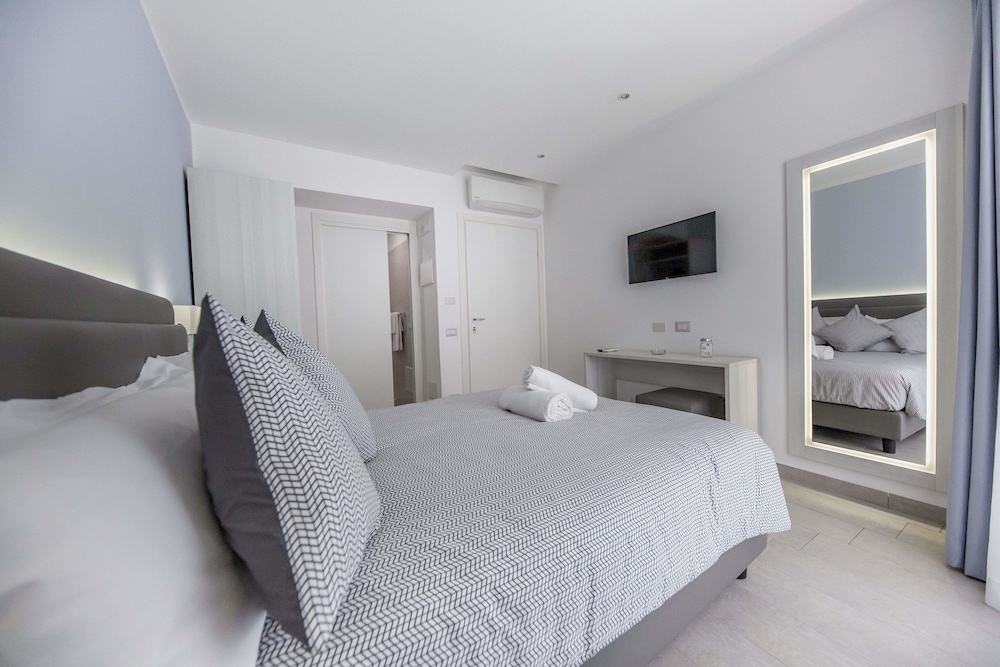 Ossuna Bay Hotel Boutique 24/66