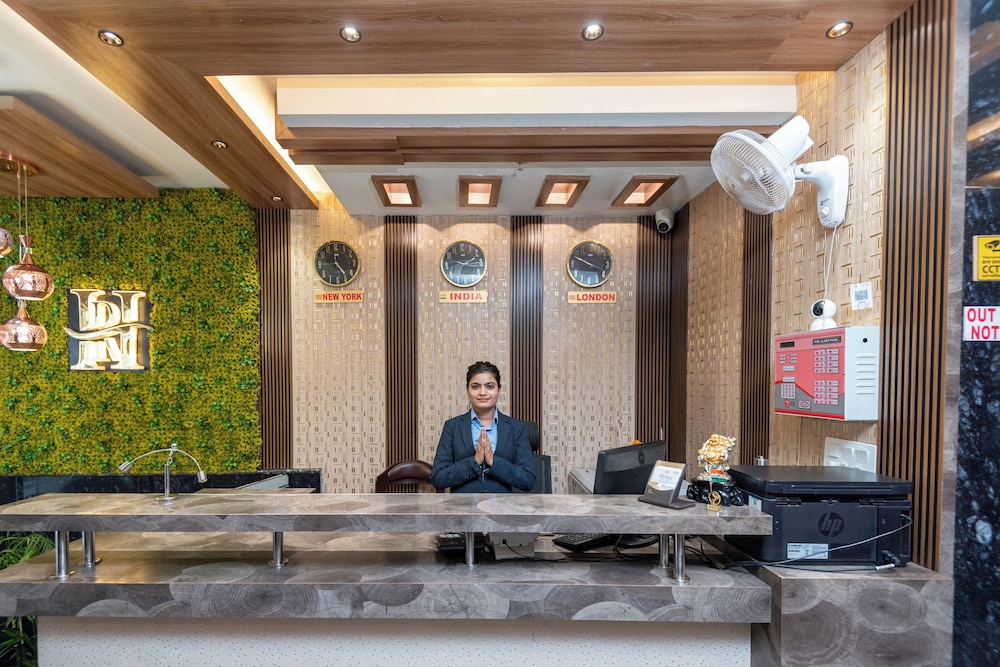 Hotel Royal Inn Igi 3/41