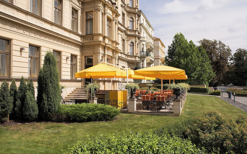 Le Palais Art Hotel Prague 67/68