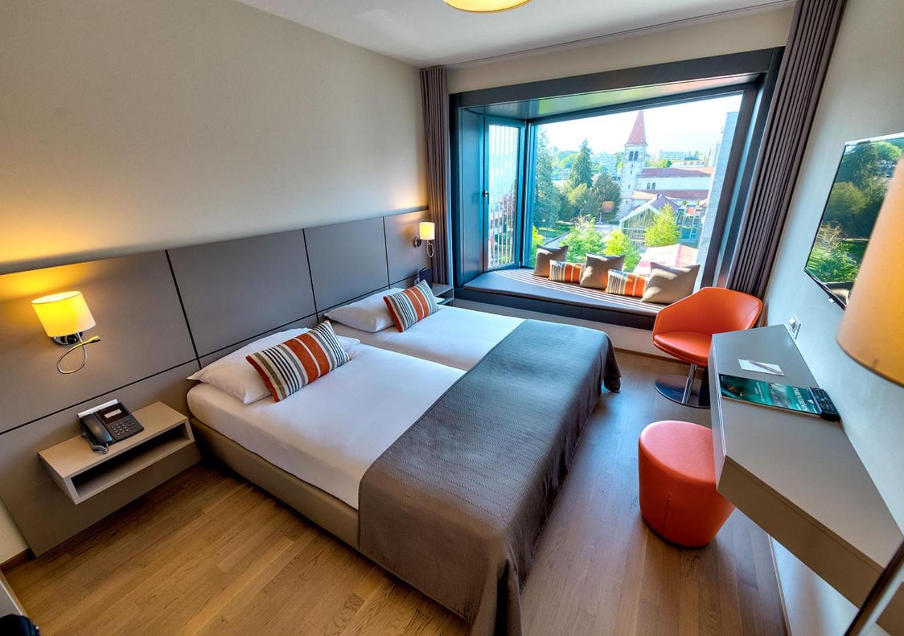 Classic, King Bed