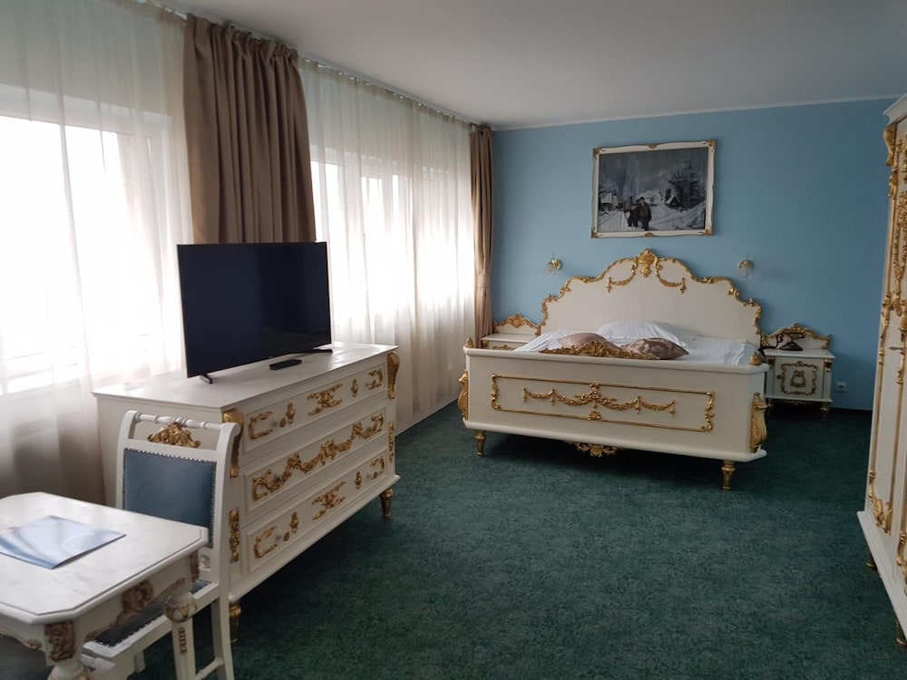 Hotel Moldova 36/80