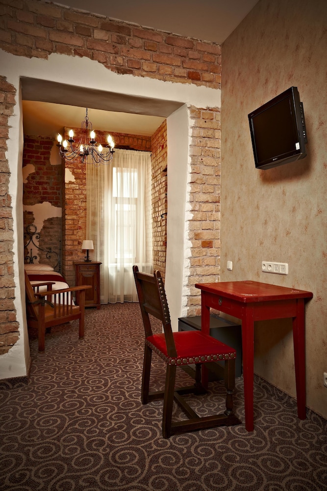 Justus Hotel 45/60