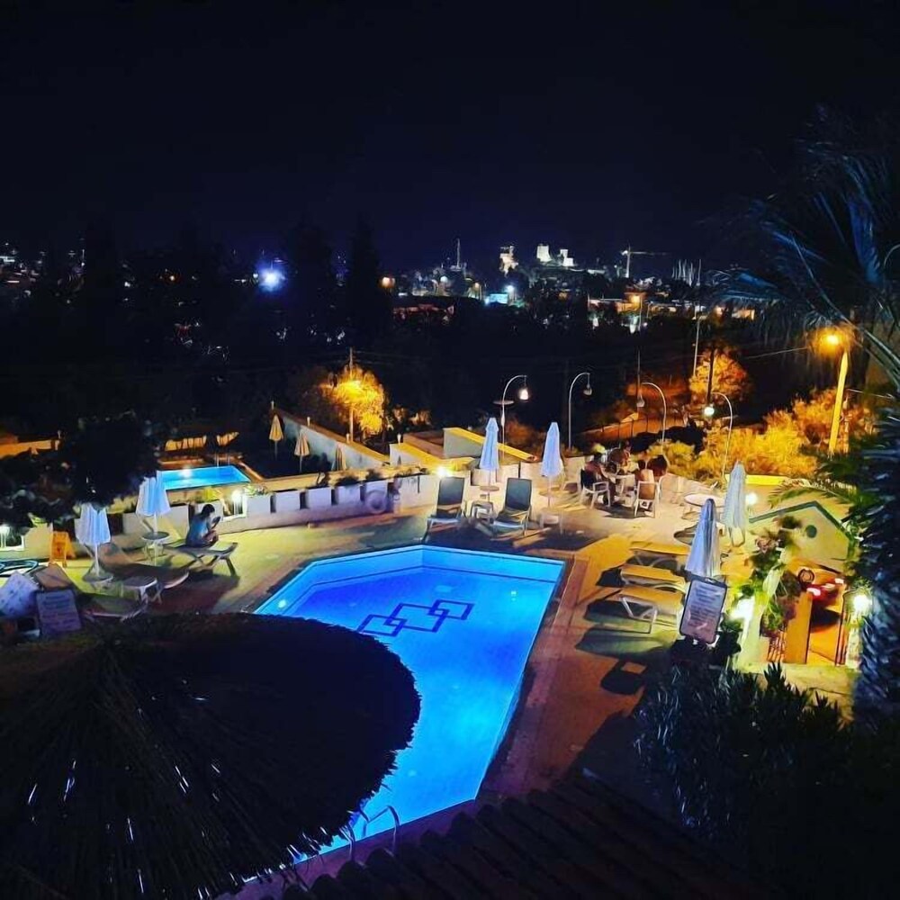 Dasis Hotel & Suites 32/40