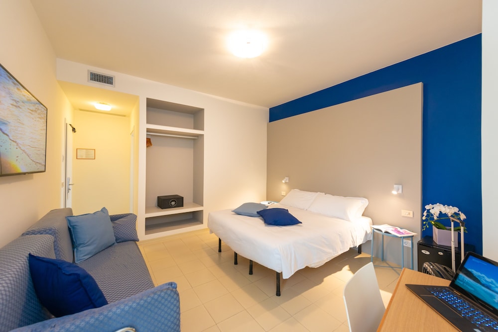L'alba Hotel 21/72