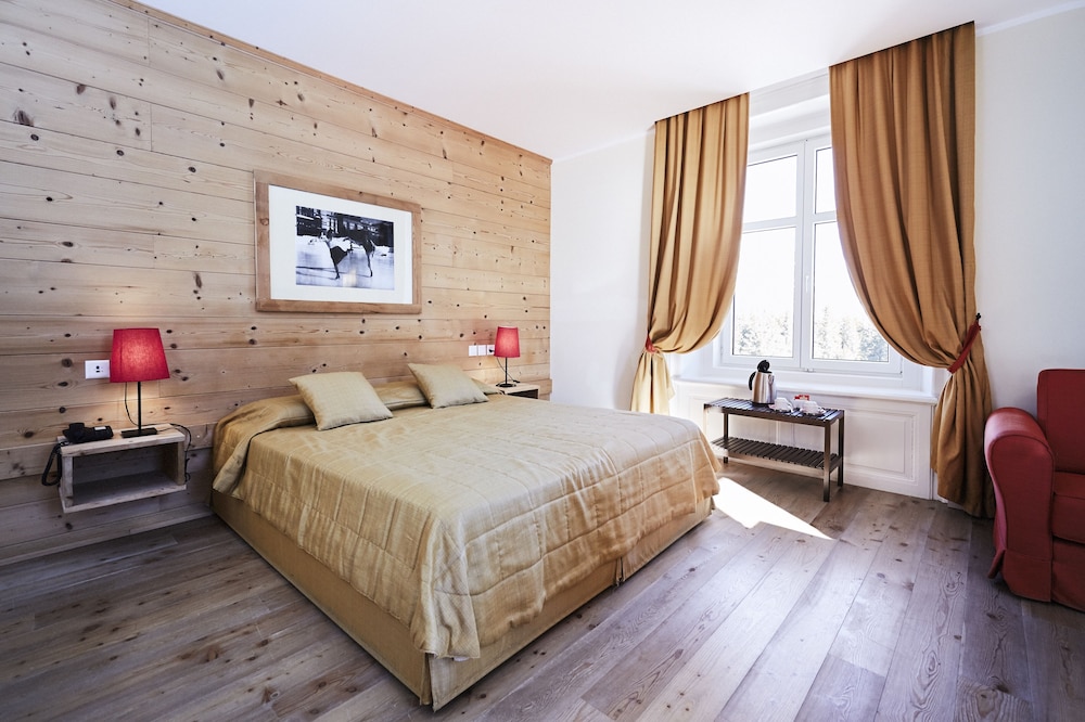 Maloja Palace 25/55