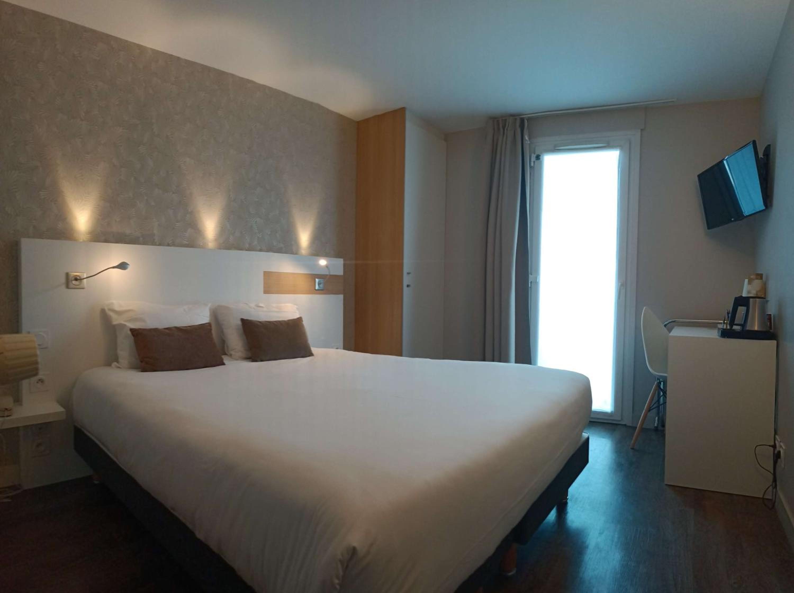 Plus, Comfort, Double Bed, Courtyard View