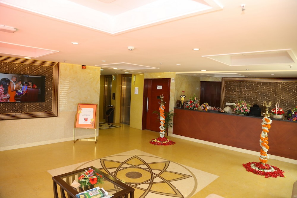 Lobby at Raaj Bhaavan Clarks Inn Chennai, CHENNAI (MADRAS)