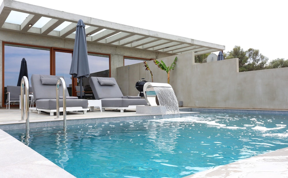 Marnos Green Luxury Villas 38/39