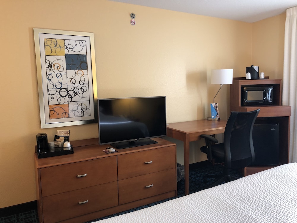 Fairfield by Marriott Inn & Suites Kansas City Airport 28/38