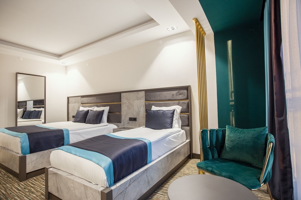 Elifim Resort Hotel 12/68