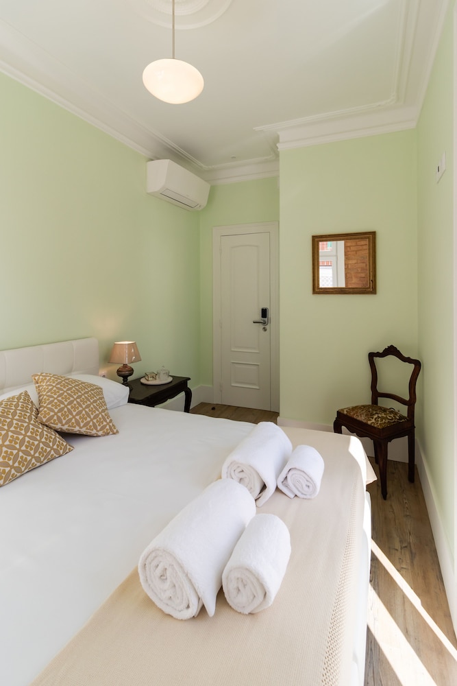 1898 Home and Suites 17/50