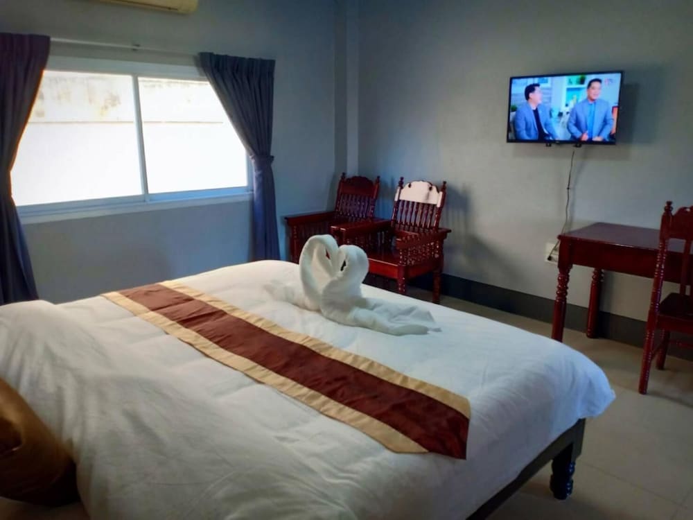 Submukdaphoomplace Hotel 35/50