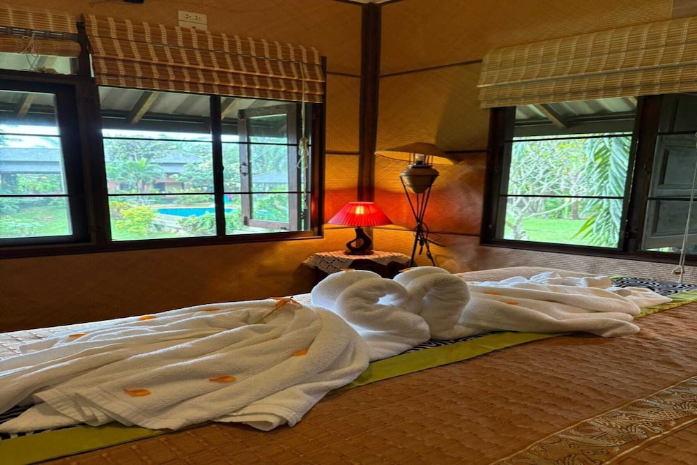 Room at Palette Luxe Elephant Camp Maerim, MAE RIM