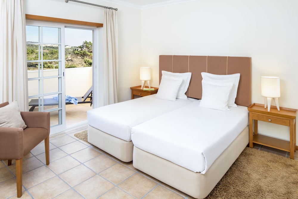Praia Del Rey Golf And Beach Resort - The Village 19/50