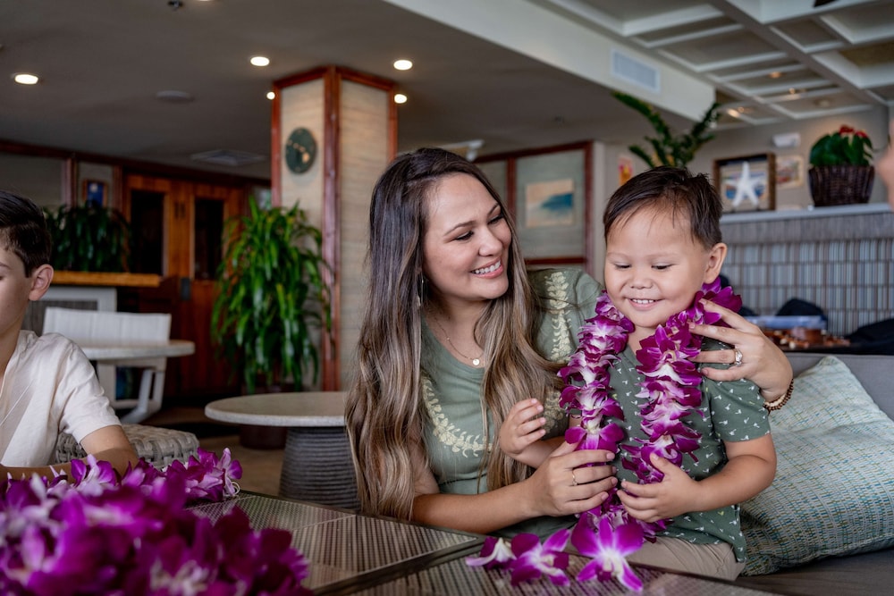 OUTRIGGER Waikiki Beach Resort 17/88