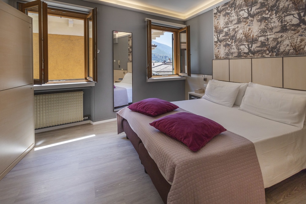 Albergo Aurora 10/35