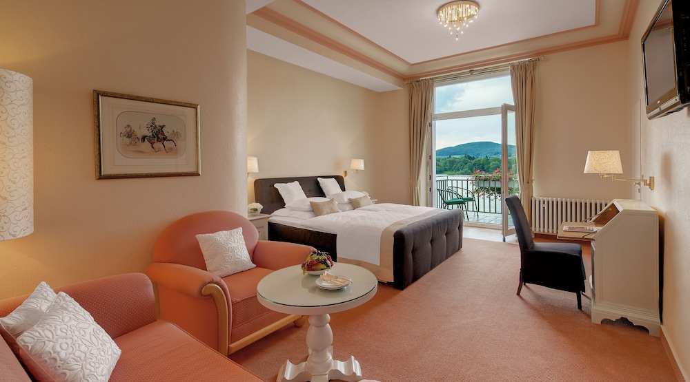 Ringhotel Rheinhotel Dreesen 34/41