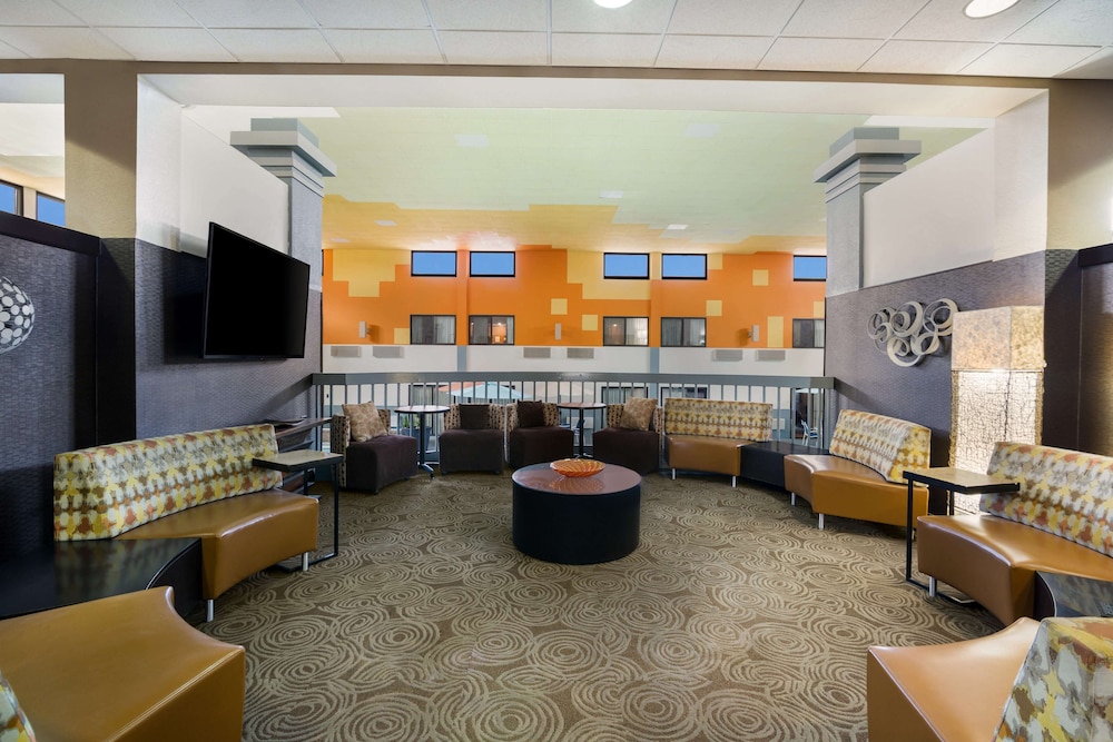Revel Hotel Minot, SureStay Collection by Best Western 43/66