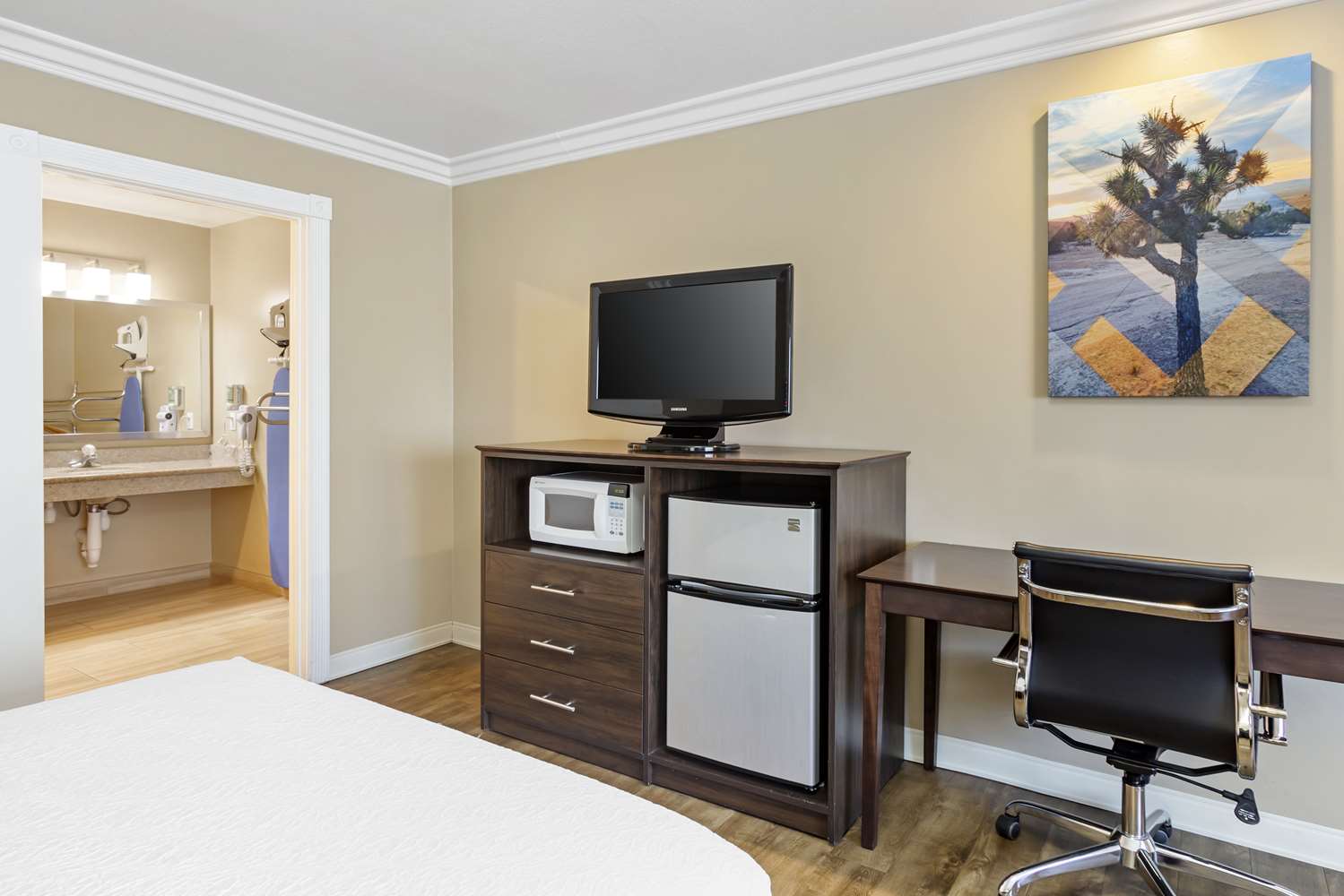 Best Western China Lake Inn 17/24