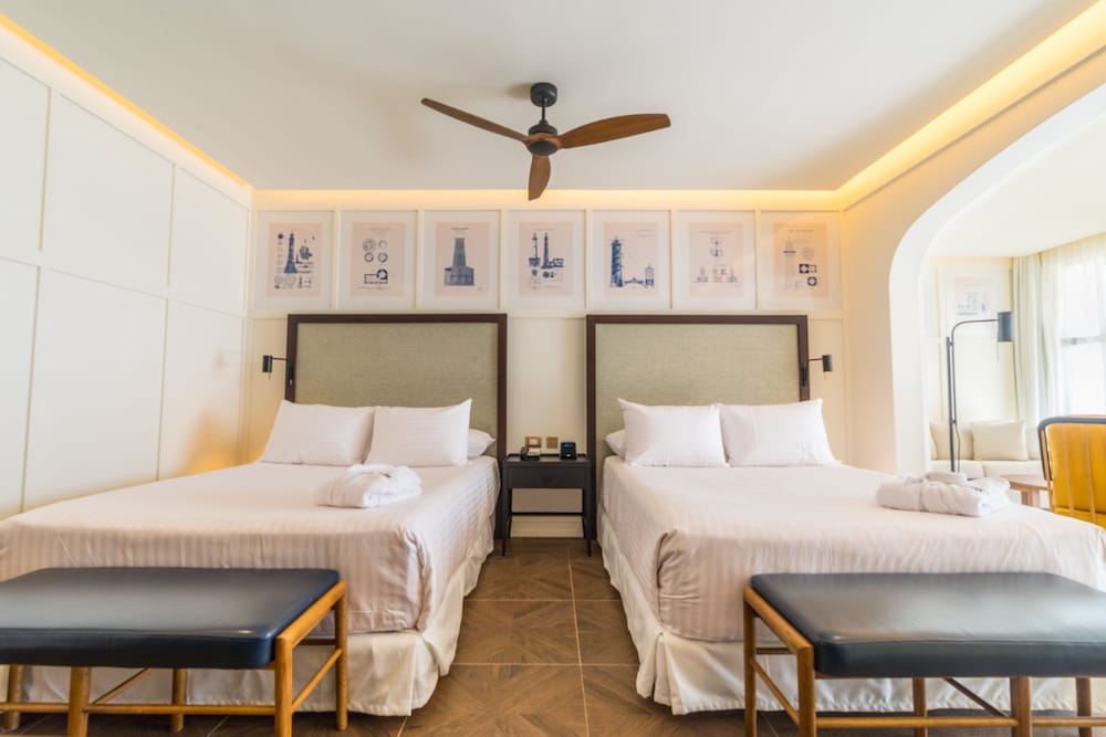 JUNIOR SUITE, PRIVILEGE, POOL VIEW