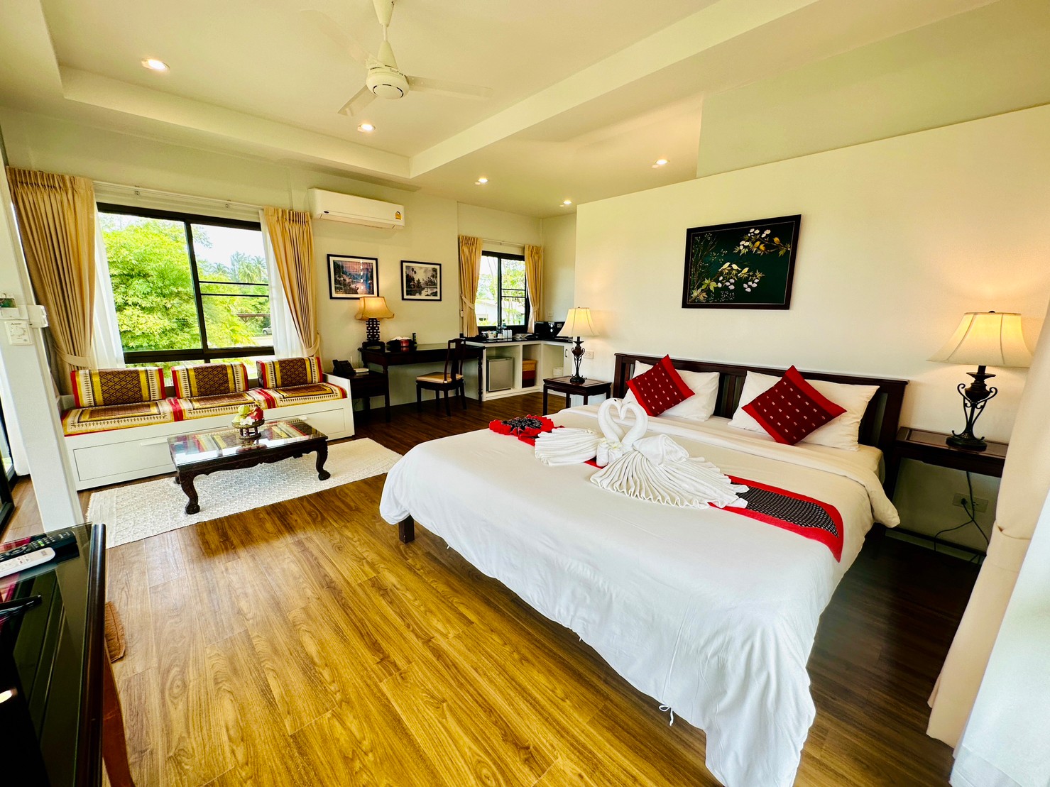 Dusit, Premium, Suite