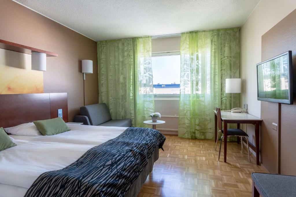 Superior, Single, King Bed, Sauna