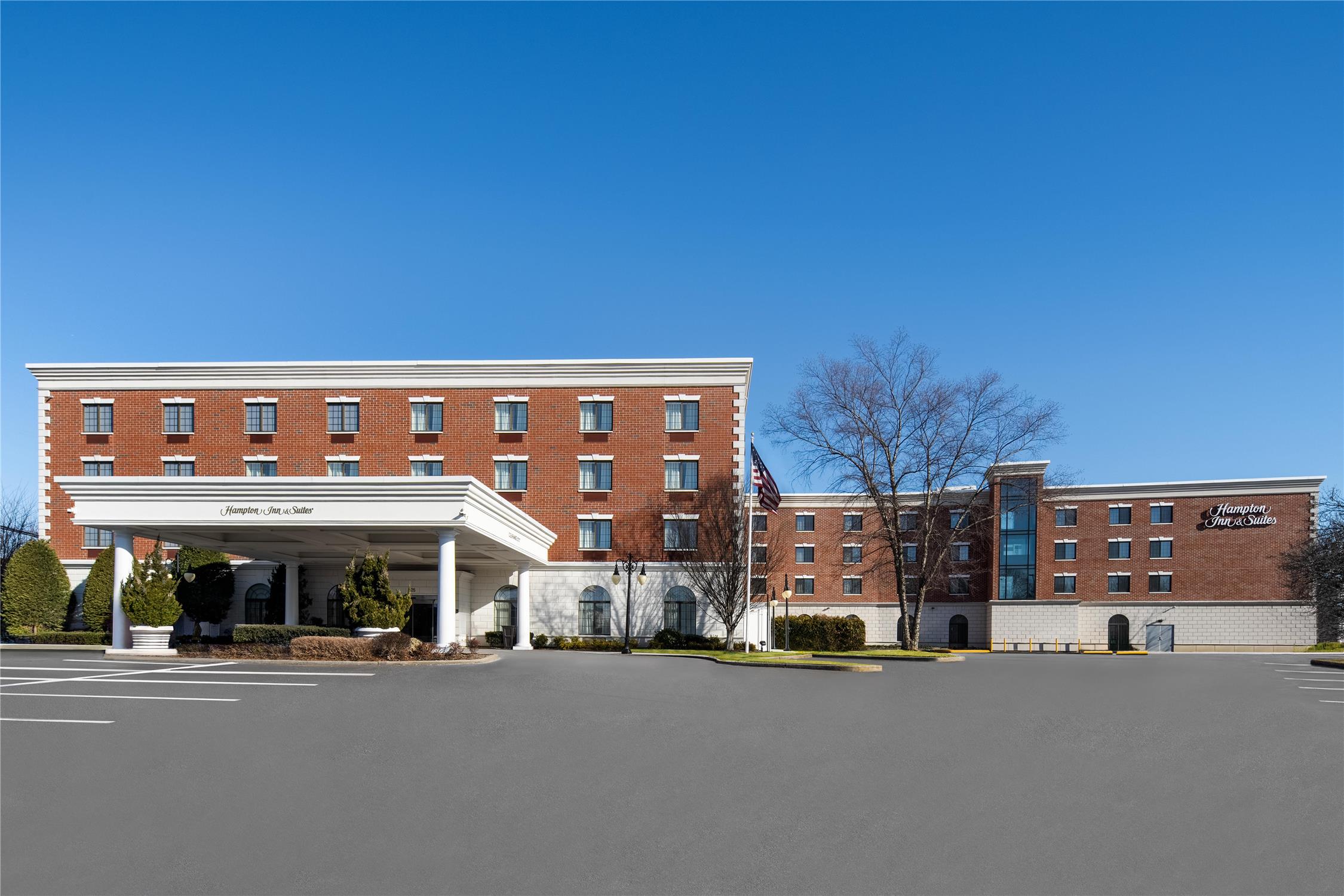Hampton Inn And Suites Rockville Centre 7/85